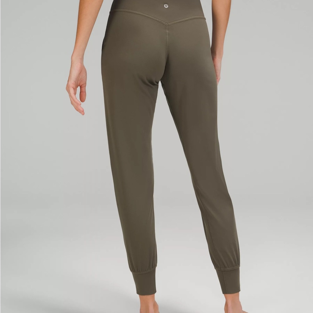 Lululemon Women's Align Jogger - Size 4 Army Green